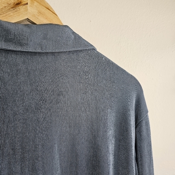 Blue long sleeve knit stretch button collared top - Picture 6 of 9